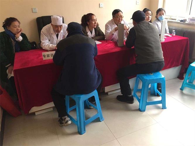 真情融入社区，义诊温暖民气