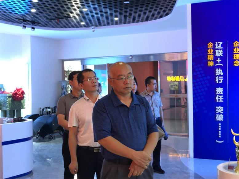 辽宁省省委统战部副部长张兴奎一行光临J9集团直营信息调研领导