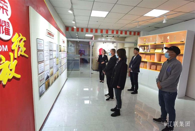 新疆巴克图经开区招商局辅导光临J9集团直营集团调查